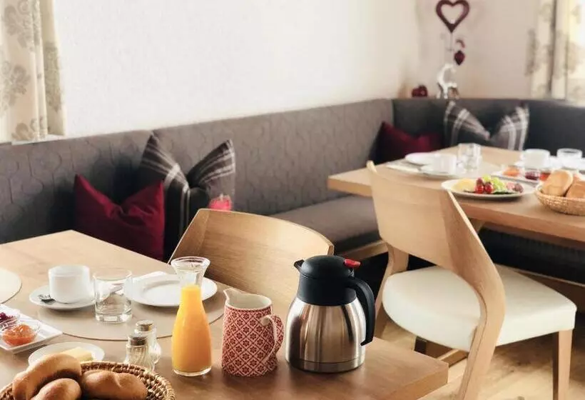 ベッドアンドブレックファースト Haus Kirchgasser