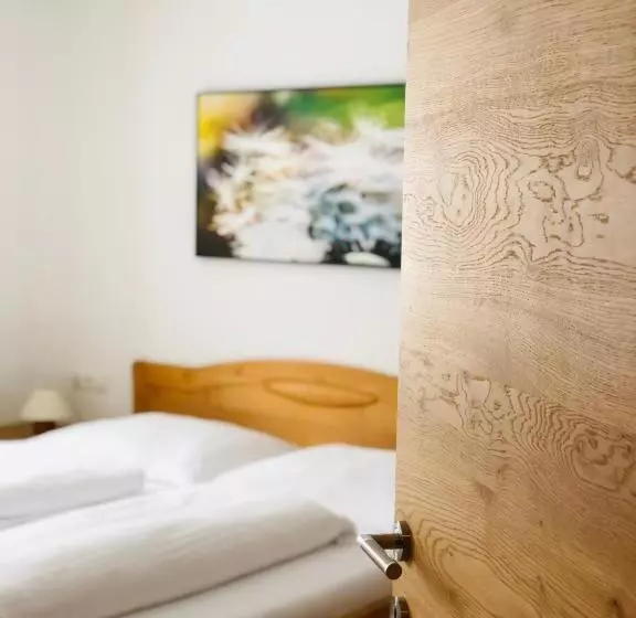 ベッドアンドブレックファースト Haus Kirchgasser