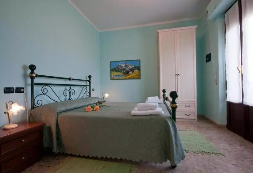 Hotelli Agriturismo Il Crinale