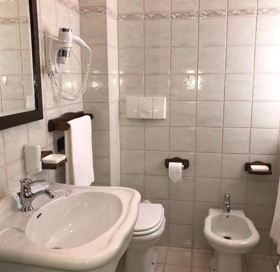 Отель Agriturismo Il Crinale