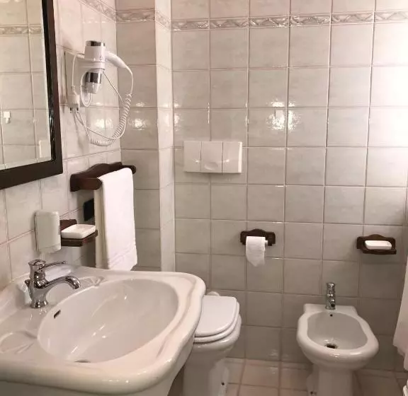 Hotelli Agriturismo Il Crinale