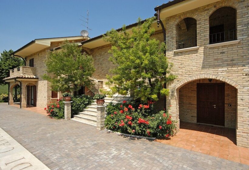 ホテル Agriturismo Il Crinale