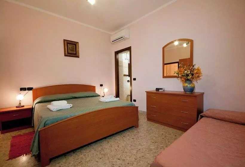 Hotelli Agriturismo Il Crinale