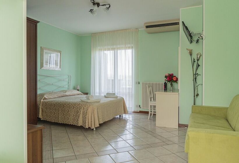 ホテル Agriturismo Il Crinale