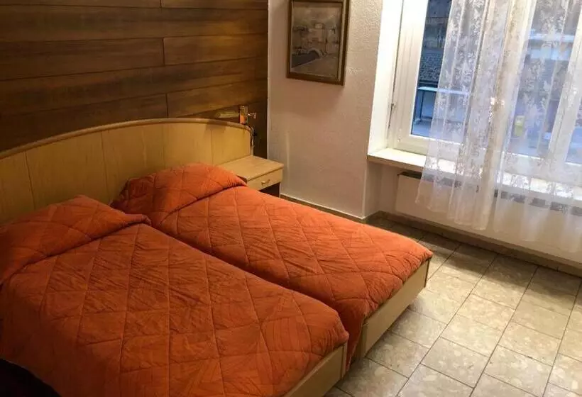 Hotelli Albergo Stazione