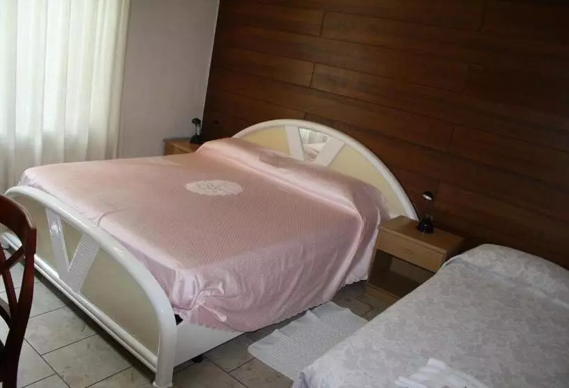 Hotelli Albergo Stazione