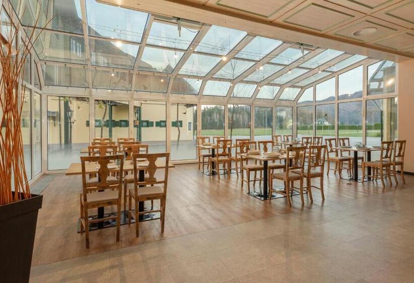 هتل Burger Veniše