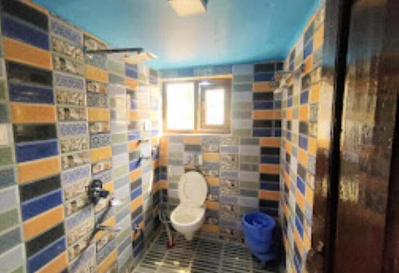 בית מלון כפרי Chinar Palace Pahalgam