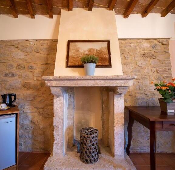 בית מלון כפרי Locanda Le Giunche