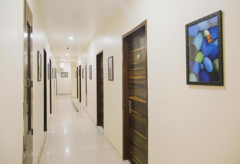 בית מלון כפרי Oyo Flagship Dr Plaza