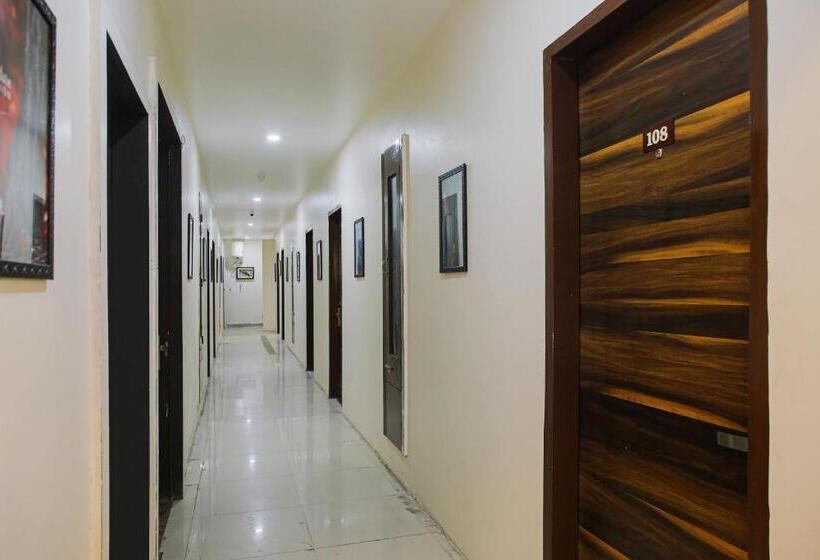 בית מלון כפרי Oyo Flagship Dr Plaza