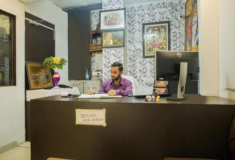 בית מלון כפרי Oyo Flagship Dr Plaza