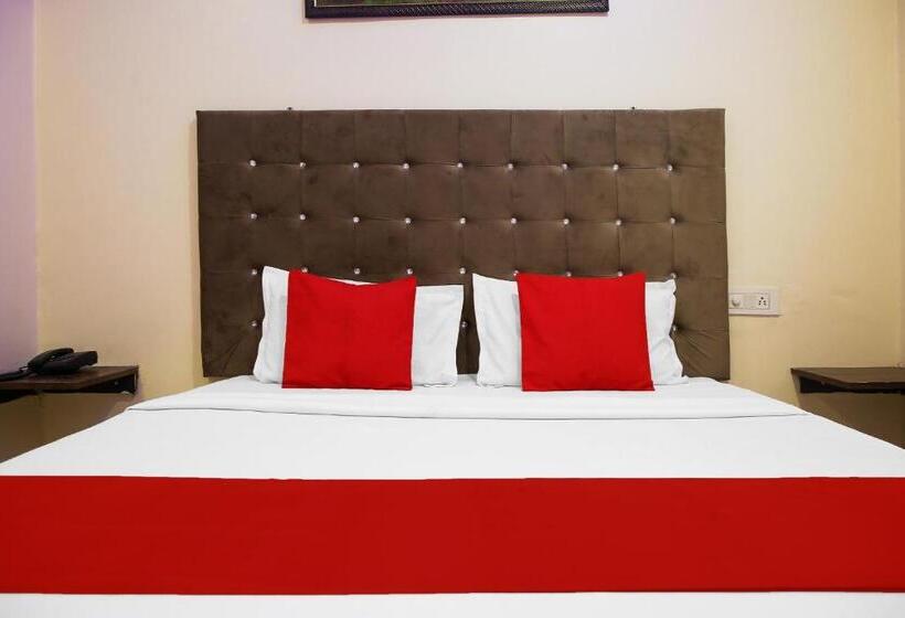 בית מלון כפרי Oyo Flagship Dr Plaza