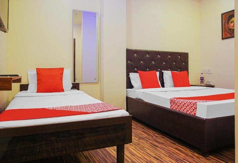 בית מלון כפרי Oyo Flagship Dr Plaza