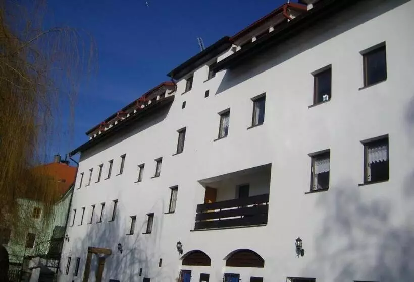 Hotelli Pod Skalou