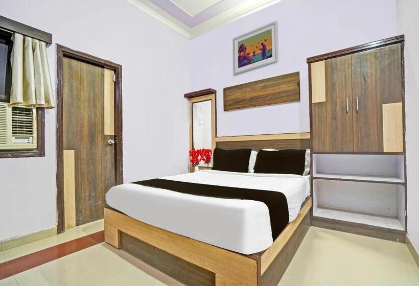 Отель The Golden Bird