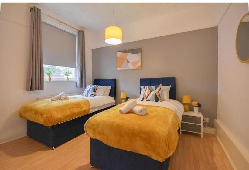 Pensione Cosy 2bd Flat Near City And Beach 30 Percent Off Long Term Bookings