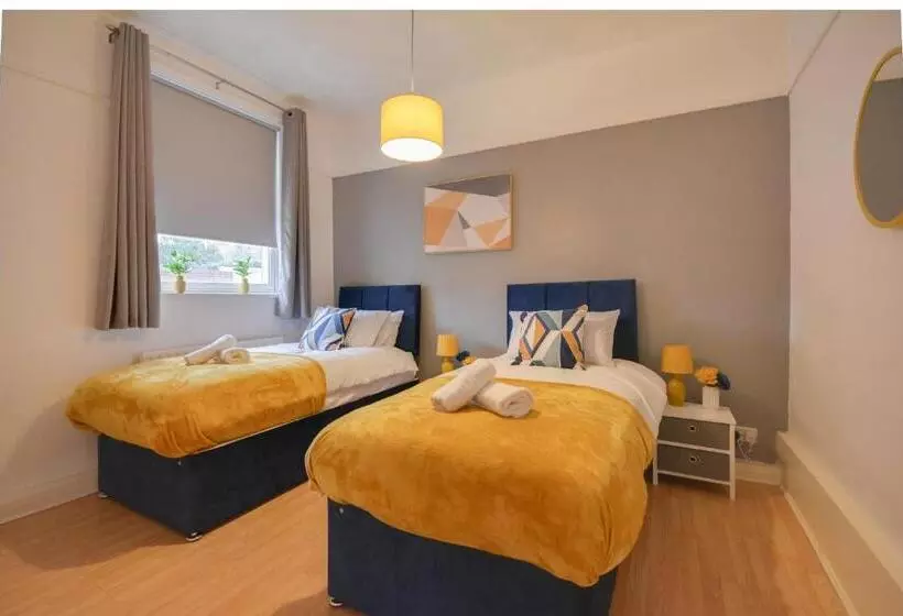 ペンション Cosy 2bd Flat Near City And Beach   30 Percent Off Long Term Bookings