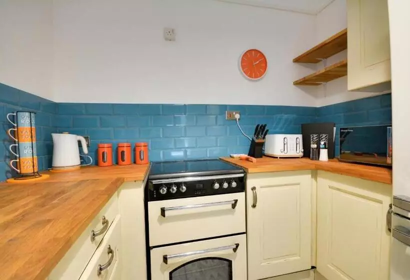 ペンション Cosy 2bd Flat Near City And Beach   30 Percent Off Long Term Bookings