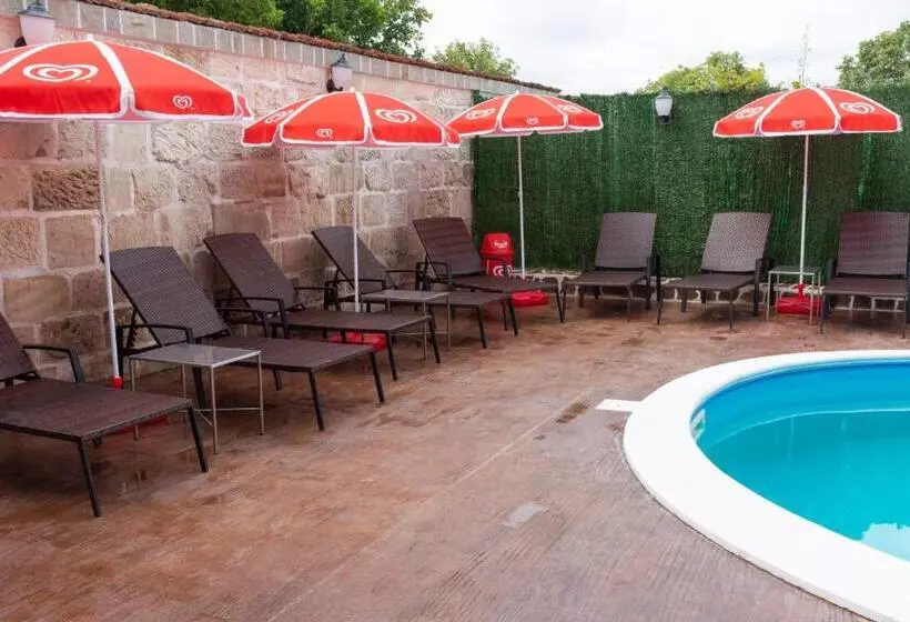 Majatalo Kladenetsa Guest House