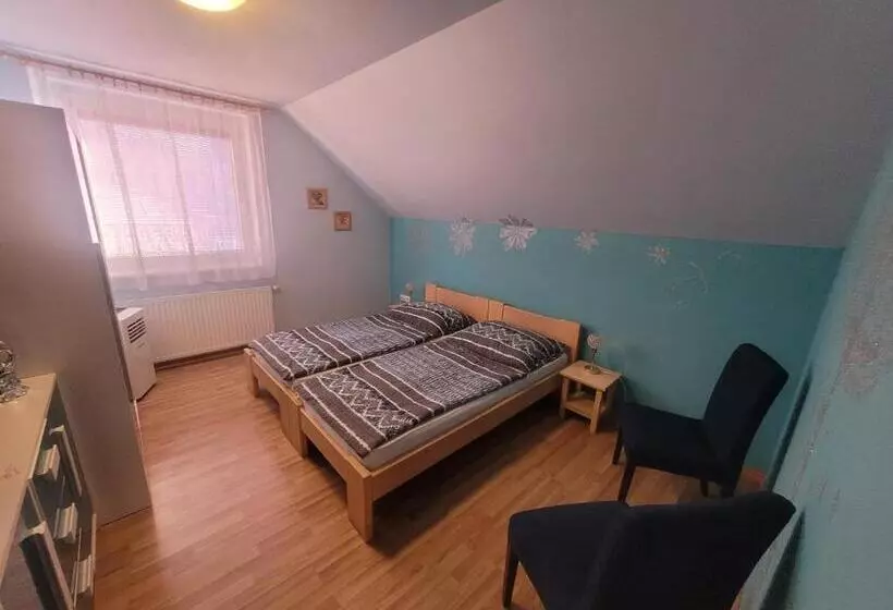 Majatalo Penzion U Mikulinců