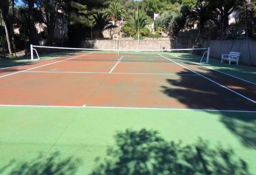 ペンション Villa Serena   Piscine, Tennis   Plage Sable 700m
