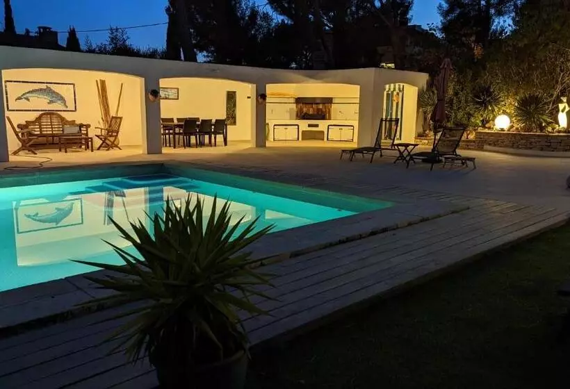 ペンション Villa Serena   Piscine, Tennis   Plage Sable 700m