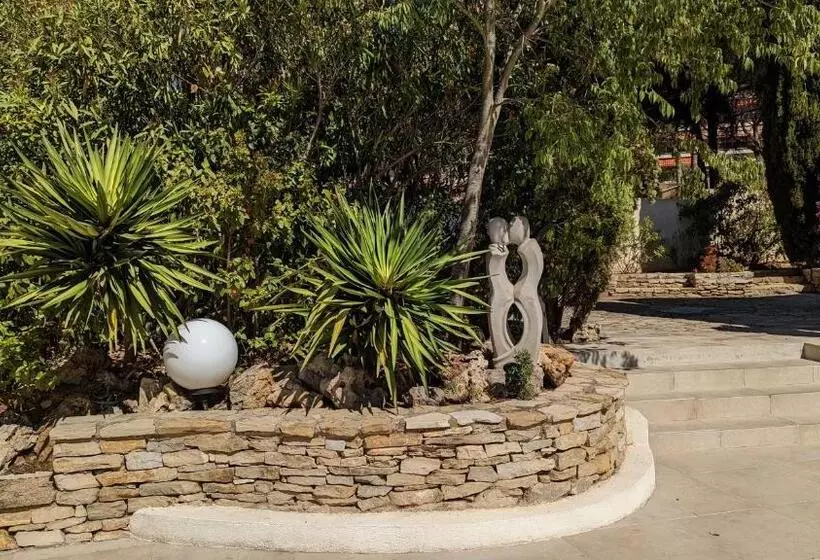 ペンション Villa Serena   Piscine, Tennis   Plage Sable 700m