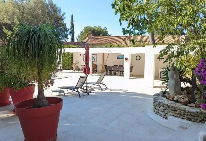 ペンション Villa Serena   Piscine, Tennis   Plage Sable 700m