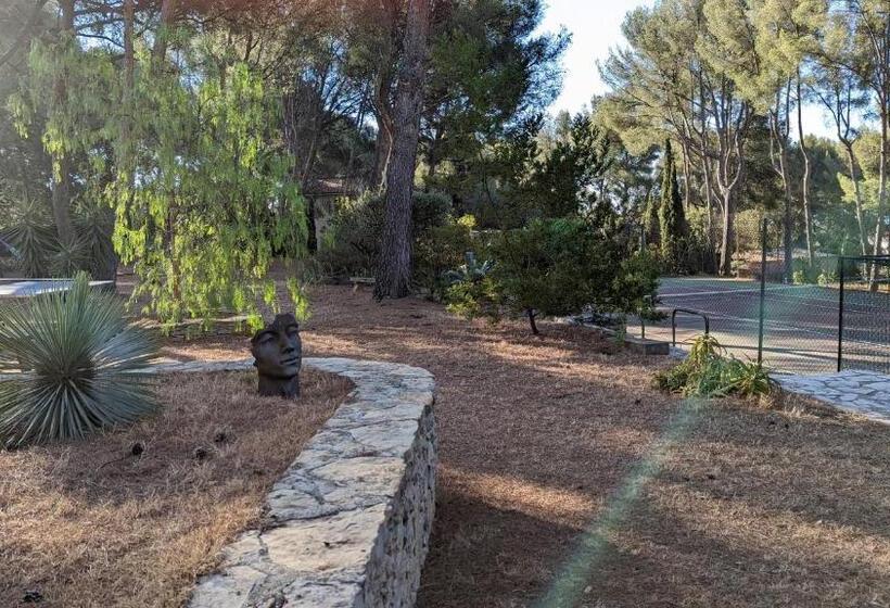 پانسیون Villa Serena Piscine, Tennis Plage Sable 700m