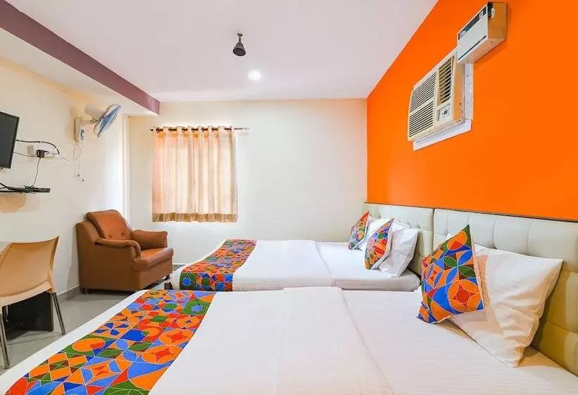 Retkeilymaja Fabhotel Vrj Residency   Nr Chennai Trade Center & St Thomas Mount