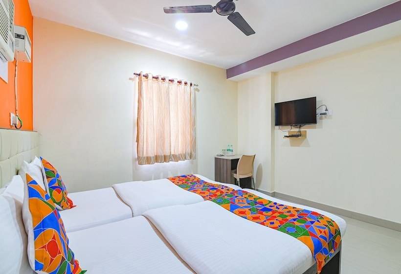 Retkeilymaja Fabhotel Vrj Residency   Nr Chennai Trade Center & St Thomas Mount
