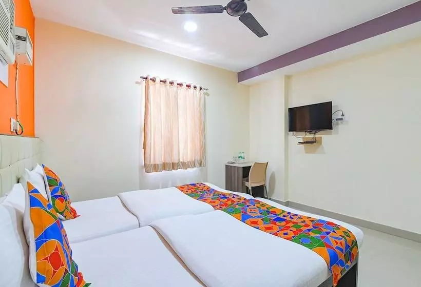 Retkeilymaja Fabhotel Vrj Residency   Nr Chennai Trade Center & St Thomas Mount