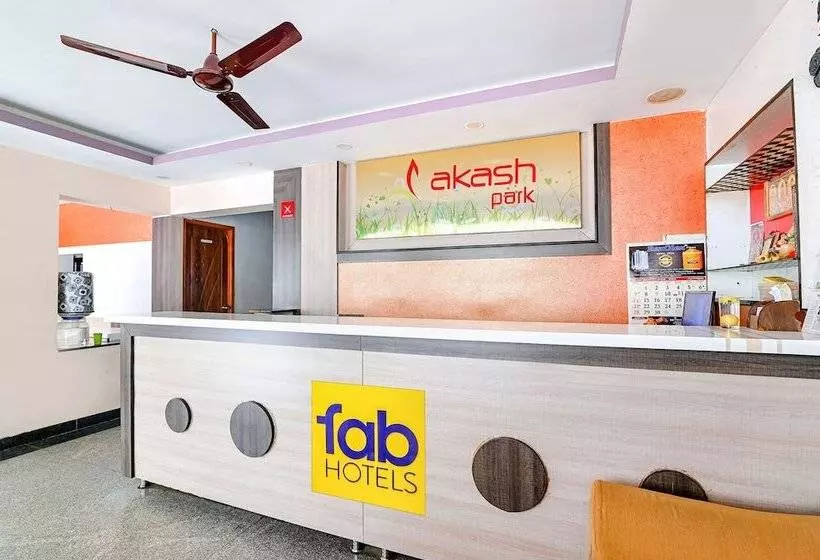 Retkeilymaja Fabhotel Vrj Residency   Nr Chennai Trade Center & St Thomas Mount