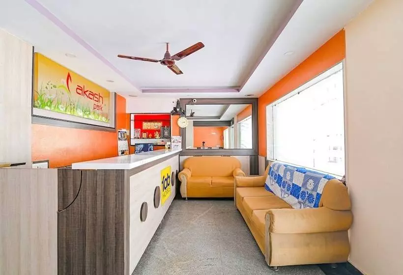 Retkeilymaja Fabhotel Vrj Residency   Nr Chennai Trade Center & St Thomas Mount