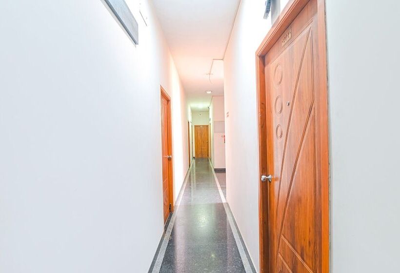 Retkeilymaja Fabhotel Vrj Residency   Nr Chennai Trade Center & St Thomas Mount