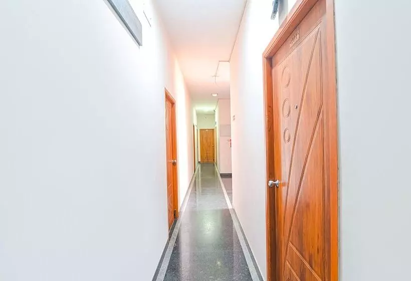 Retkeilymaja Fabhotel Vrj Residency   Nr Chennai Trade Center & St Thomas Mount