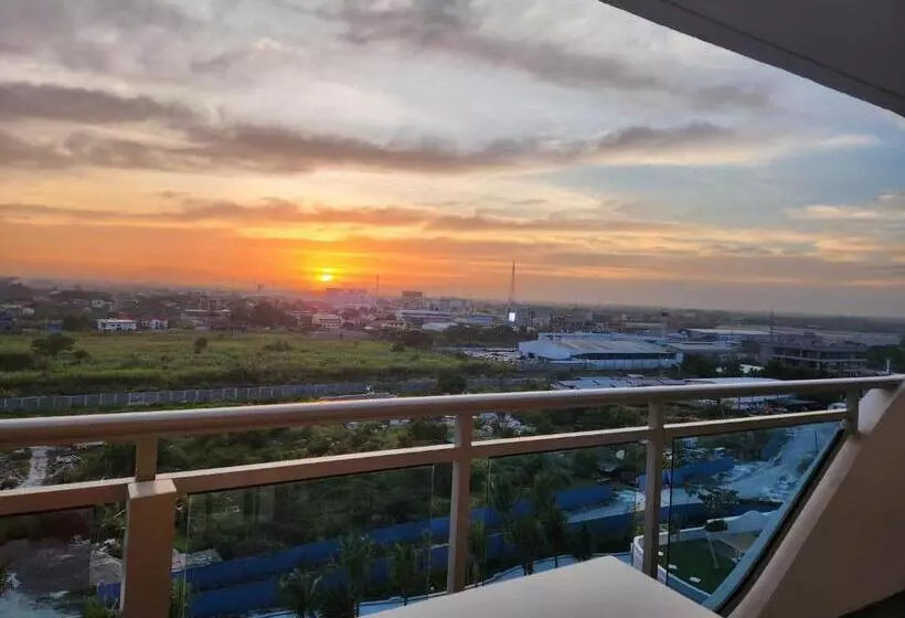 تختخواب و صبحانه Family Room 1br Huge Balcony In Azure North