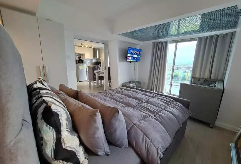 تختخواب و صبحانه Family Room 1br Huge Balcony In Azure North
