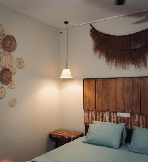 Bed and Breakfast Point Break Varkala