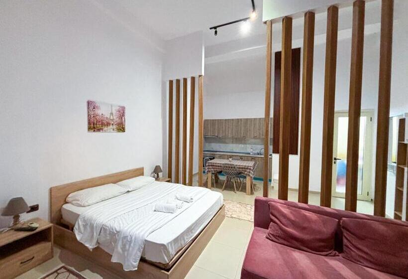 בית מלון כפרי Budget Retreat Tirana & Studios