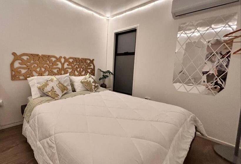 Hotel Alojamiento En Villa Alemana Golden House Con Opción A Uso De Jacuzzi