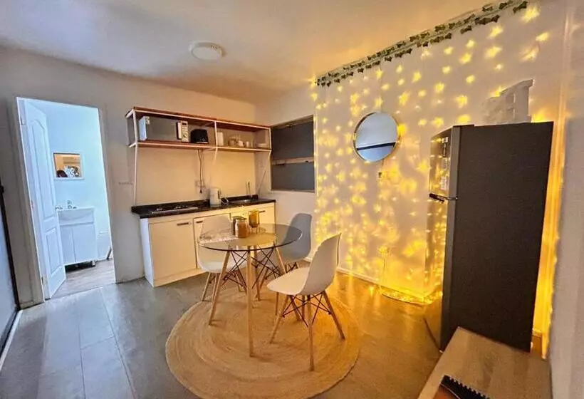 Hotelli Alojamiento En Villa Alemana Golden House Con Opción A Uso De Jacuzzi