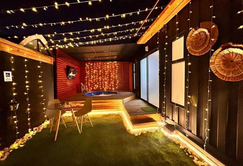 Hotelli Alojamiento En Villa Alemana Golden House Con Opción A Uso De Jacuzzi