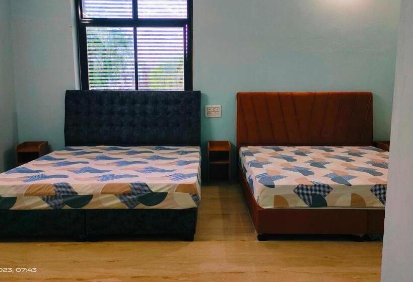 هتل Nidhivan Guest House