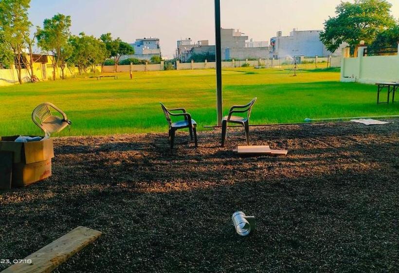 هتل Nidhivan Guest House