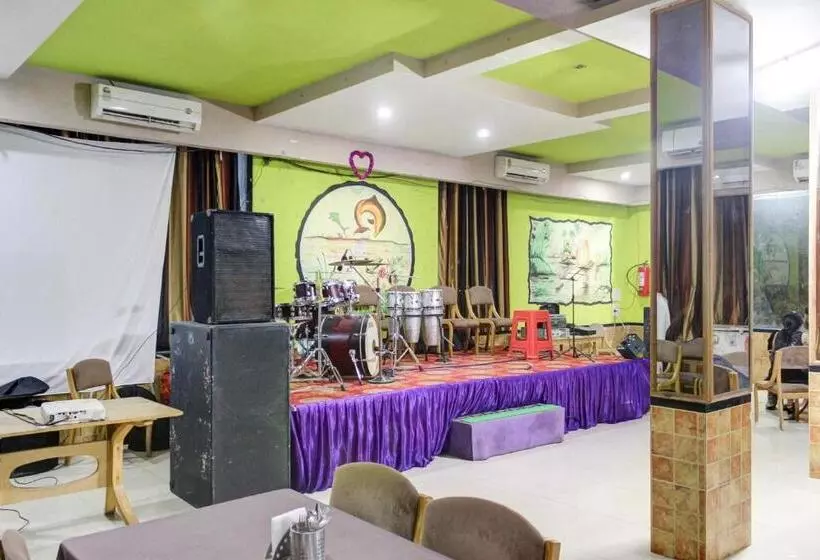 ホテル Raj Palace