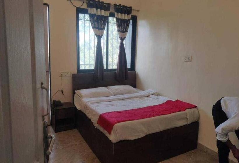 Отель The Pearl Inn