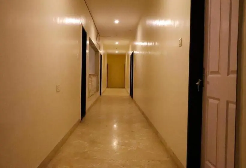 ホテル The Pearl Inn