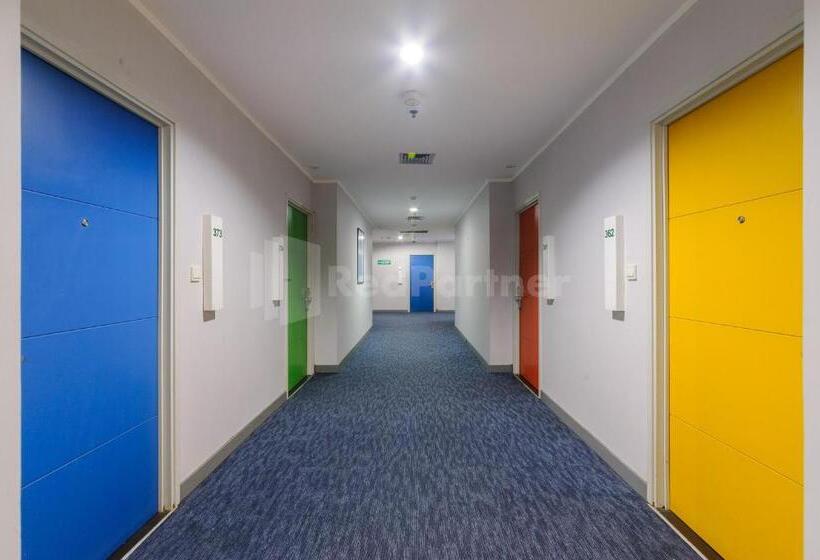 Namroom Hotel Glodok Mitra Reddoorz